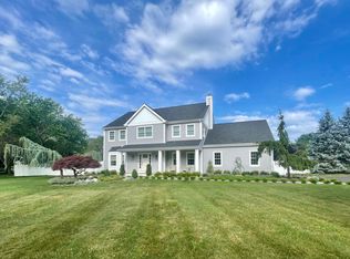 33 Elderwood Dr, Saint James, NY 11780