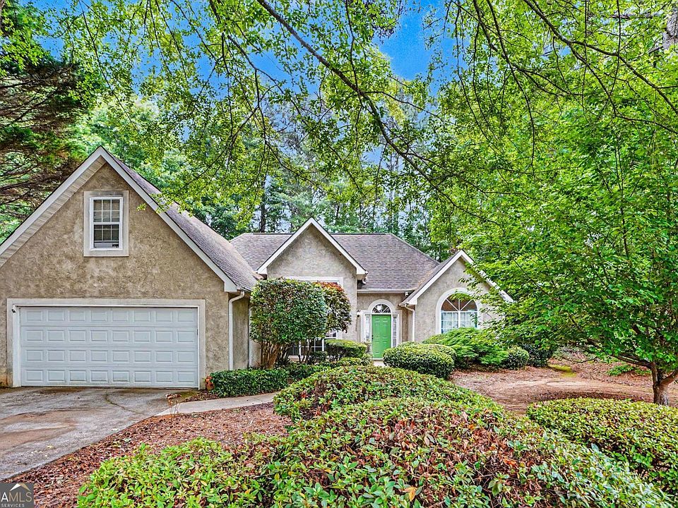 1st image of 393 Victoria Ln