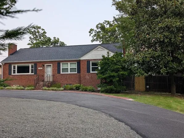 3907 Prosperity Ave, Fairfax, VA 22031