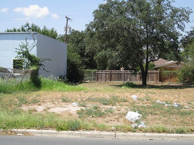 1st image of 810 Lindberg Ave