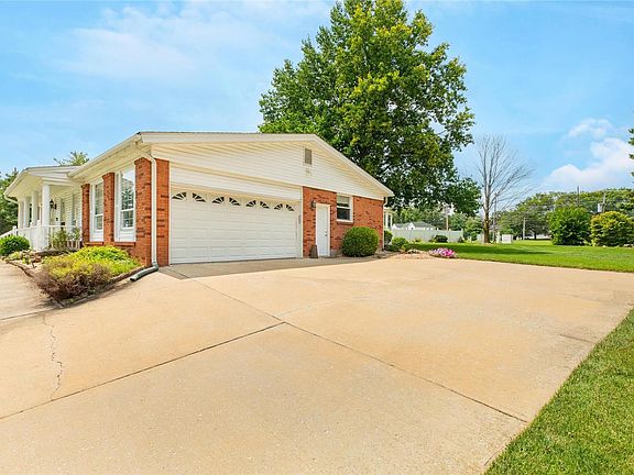 5th image of 5100 Little Creek Ln