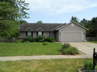 118 Foxx Mnr, Chatham, IL 62629