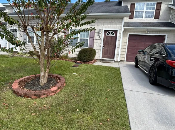 134 Jessie Cir, Hubert, NC