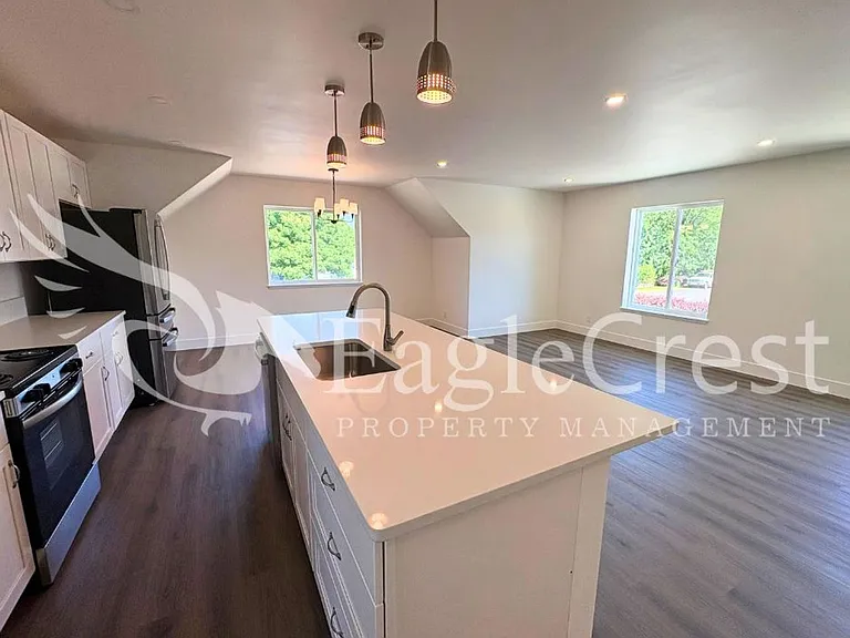 420 Ankeny St — Photo 43