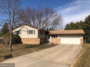 1208 Pinewood Ct, Woodbury, MN 55125
