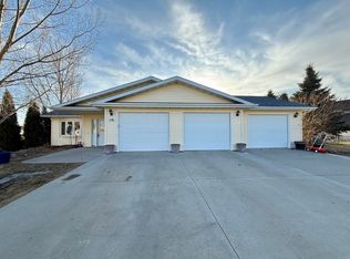 116 30th St NW, Minot, ND 58703