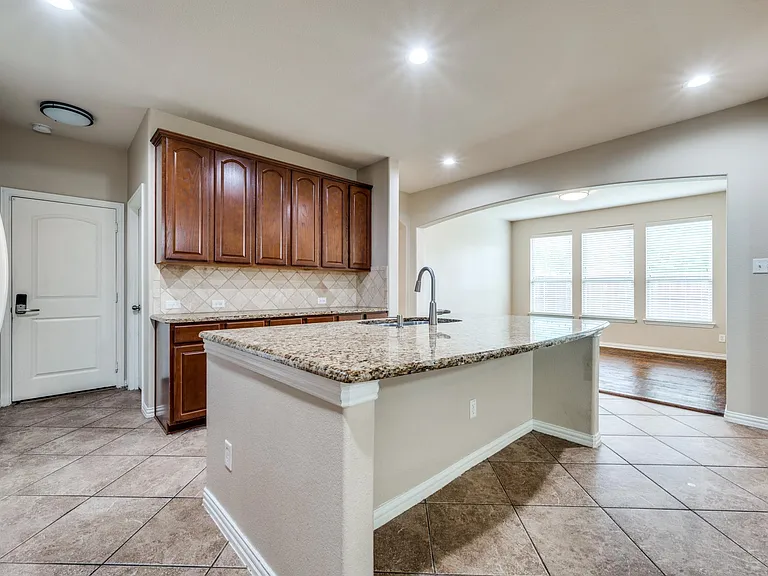 10632 Bolivar Dr — Photo 4