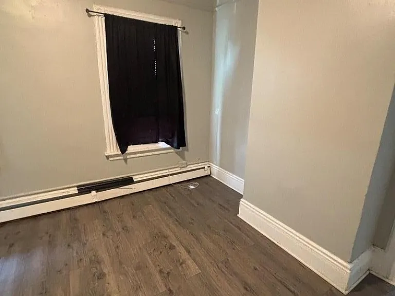 1023 Clinton Ave #4 — Photo 7