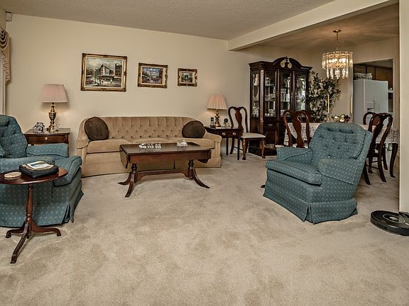 5th image of 1651 S Juniper St Unit 130