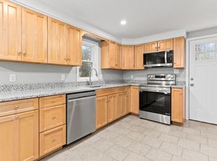 3 Ridge Dr, Windham, ME 04062