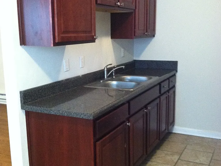715 Easy St — Photo 4