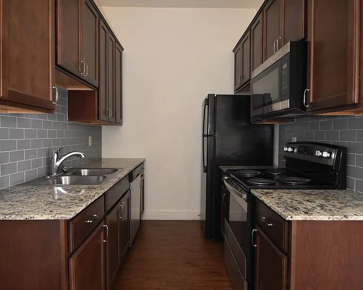 2408-2464 W Barnett Springs Ave — Photo 25