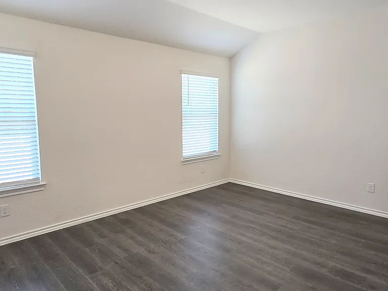 2121 Basil Ave — Photo 8