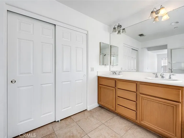 4544 Filson St — Photo 12
