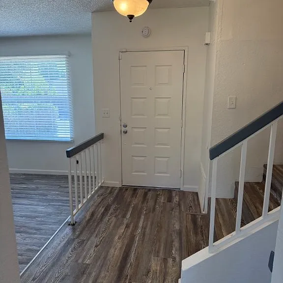 131 Glasgow Way — Photo 12