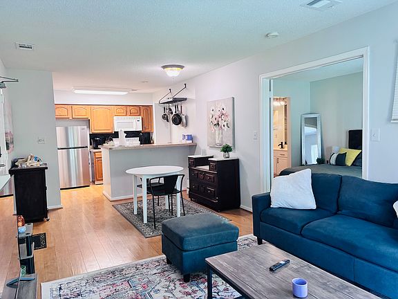 5th image of 7600 Lakeside Village Dr APT A