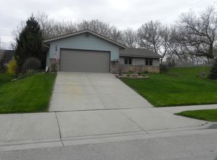 665 N Mill St, Saukville, WI 53080