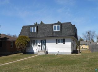 6 9 1/2 St NE, Chisholm, MN 55719