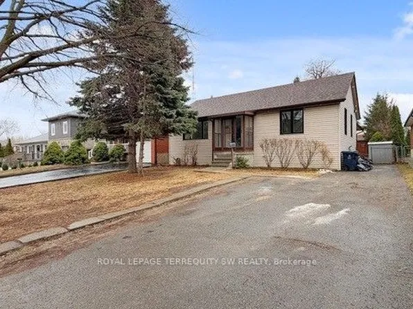 19 Hawthorne Rd, Toronto, ON M9R 1N9