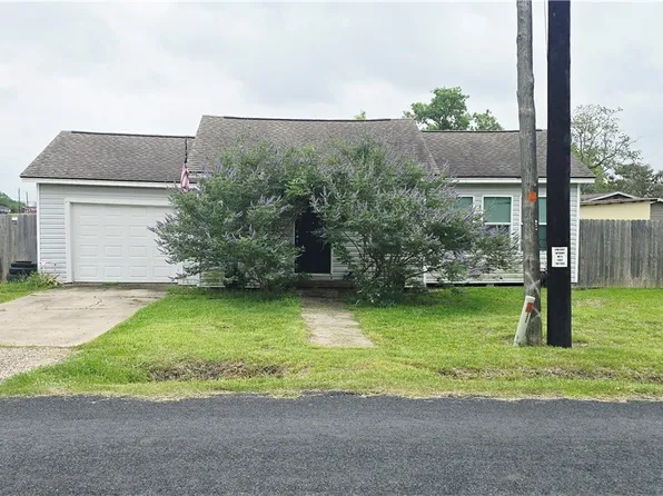 1801 Pleasant Green Dr, Victoria, TX 77905