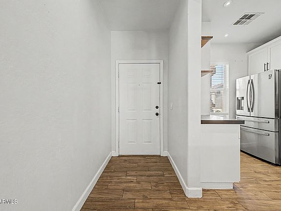 5th image of 2259 S BARRINGTON --