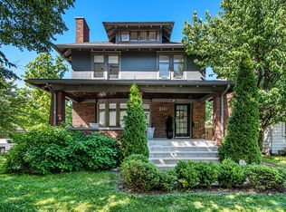 2101 Lake Dr SE, East Grand Rapids, MI 49506