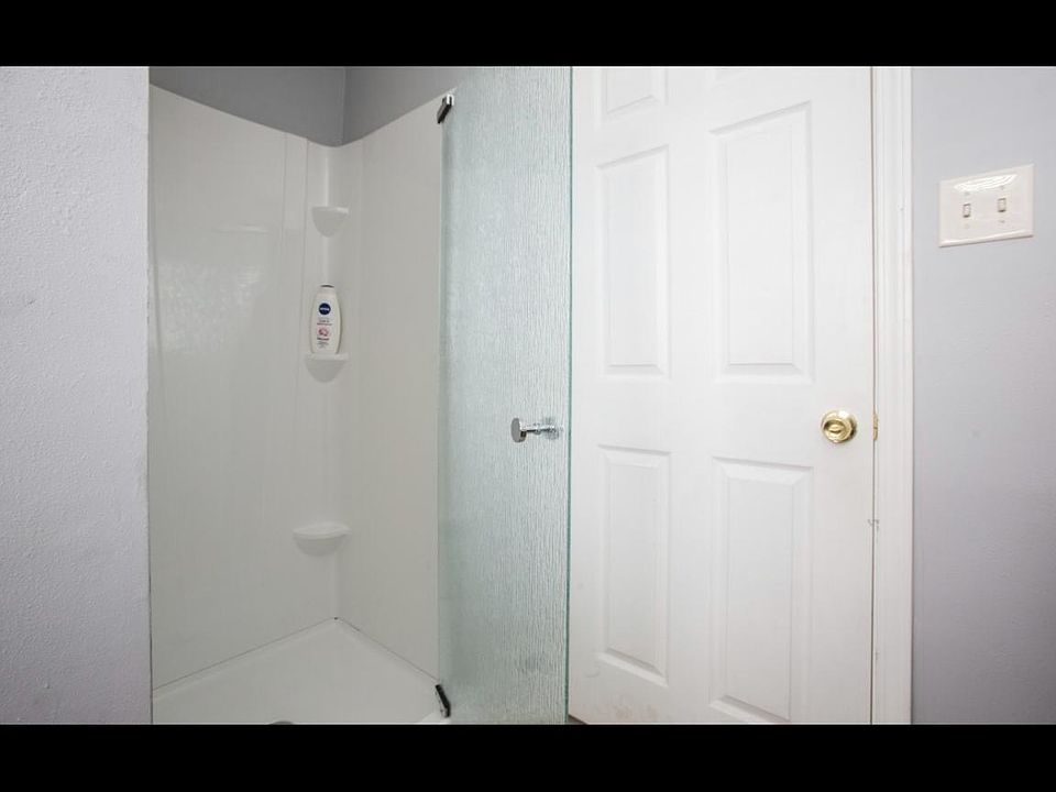 1st image of 9400 Palmetto St