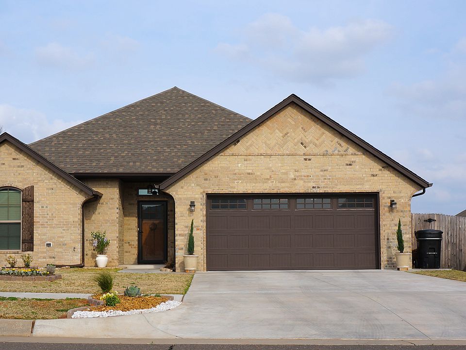 1st image of 216 Evie Pl