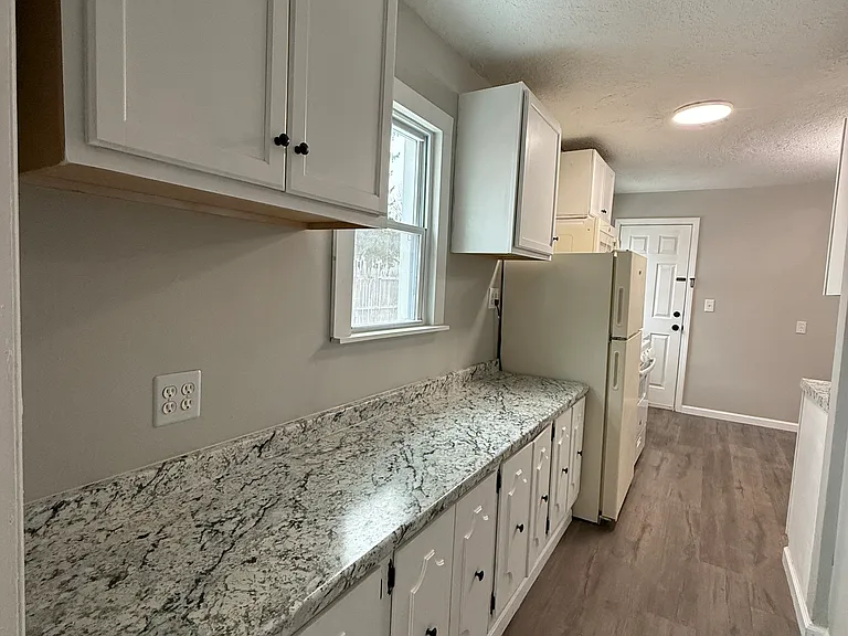 404 W State St #2 — Photo 5