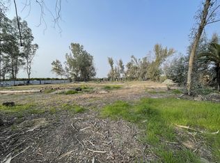 365 N Spruce Rd, Exeter, CA 93221