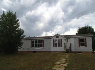 21940 S Lewelling Rd, Lyndon, KS 66451