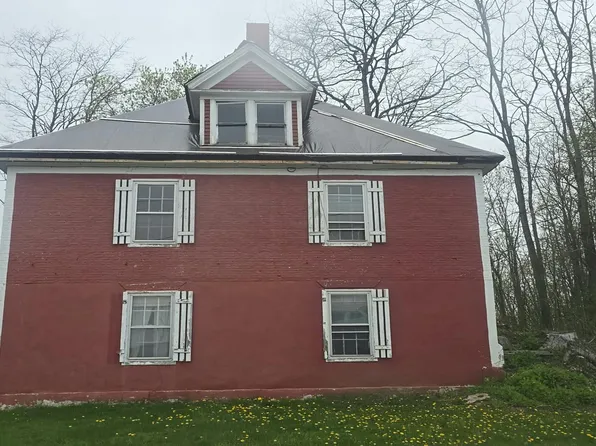 52 E Madison Rd, Skowhegan, ME 04976