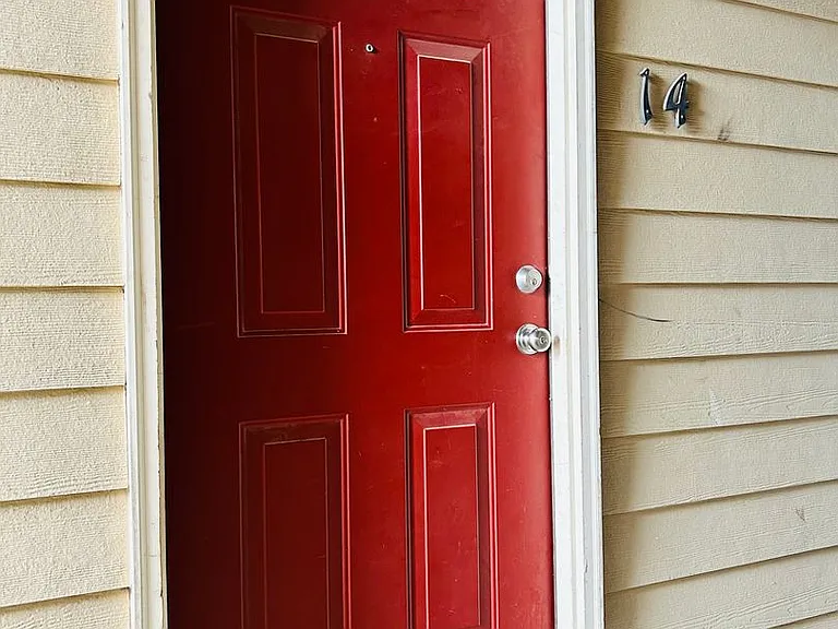 913 Westridge Dr #14 — Photo 2