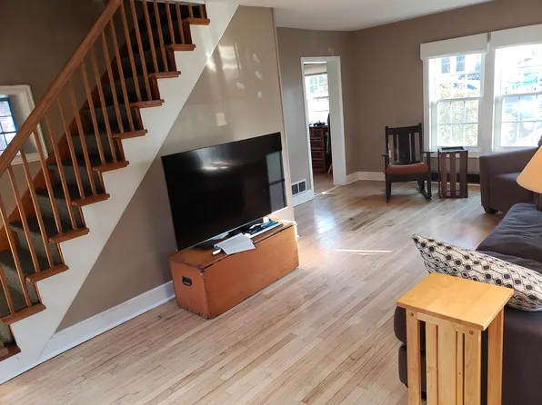 35 Jackson St #1, Essex Junction, VT 05452