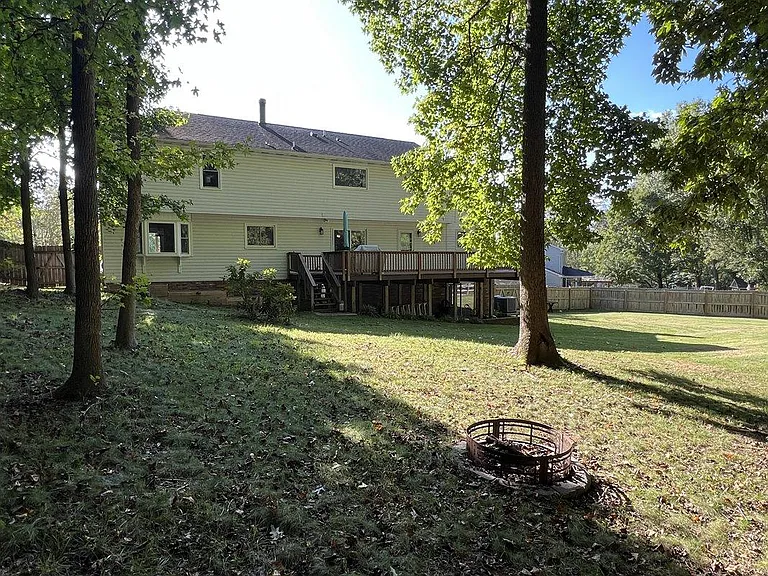 8300 Venture Dr — Photo 24