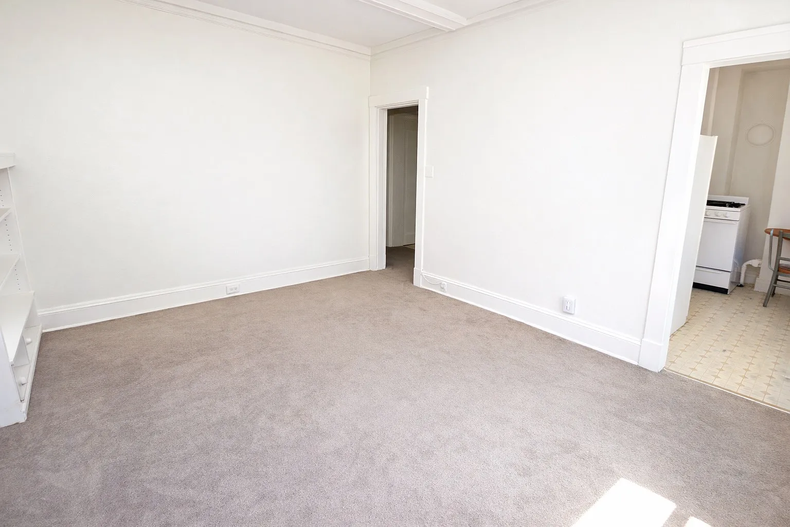 1 bed, 1.0 bath, $999 — Photo 3