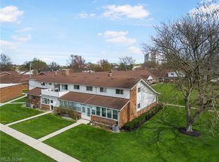 25500 Country Club Blvd UNIT 19, North Olmsted, OH 44070
