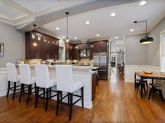 5th image of 1516 W Diversey Pkwy Unit 1