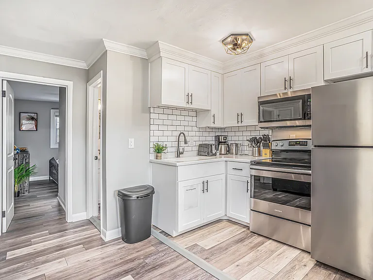 1075 W Ocean View Ave — Photo 4
