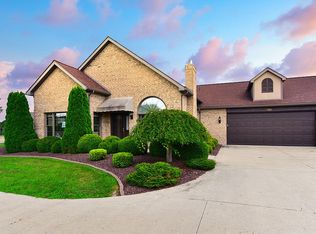 49061 Eagle Dr, East Liverpool, OH 43920