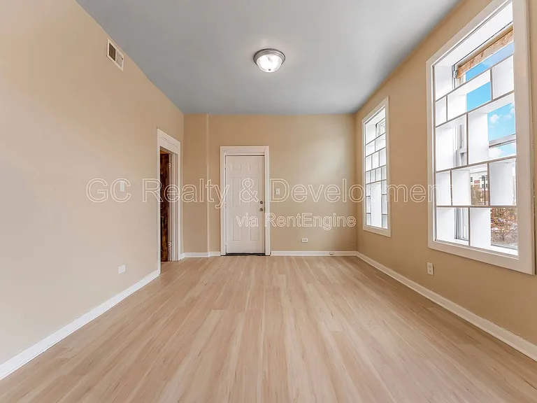 3328 W Chicago Ave #2R — Photo 3