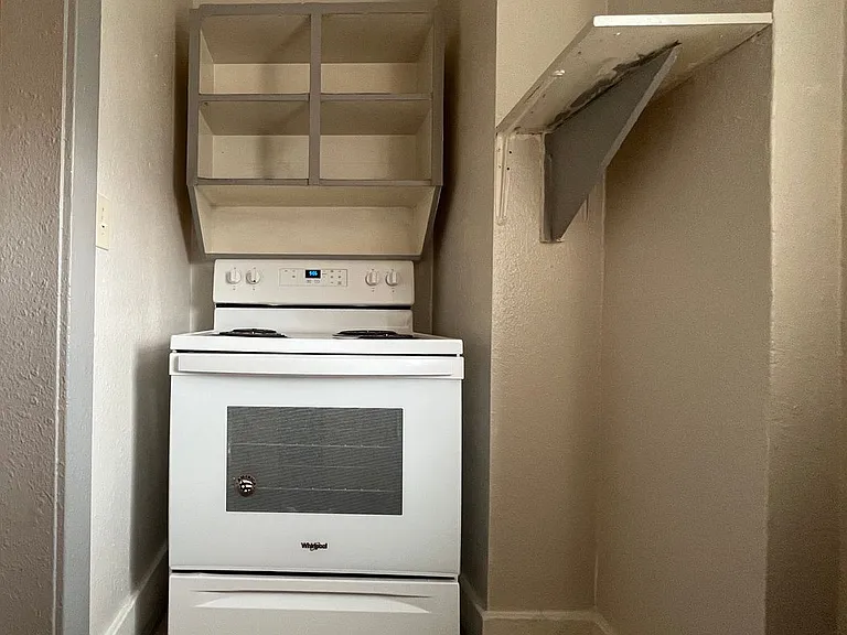 1010 W Boone Ave — Photo 3