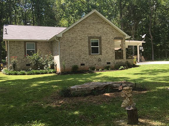 3rd image of 104 Woodland Trl