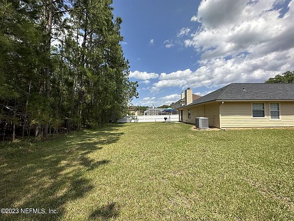 4th image of 209 IVY LAKES Drive