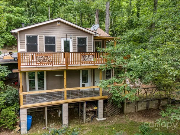 695 Huckleberry Mountain Rd, Hendersonville, NC 28792