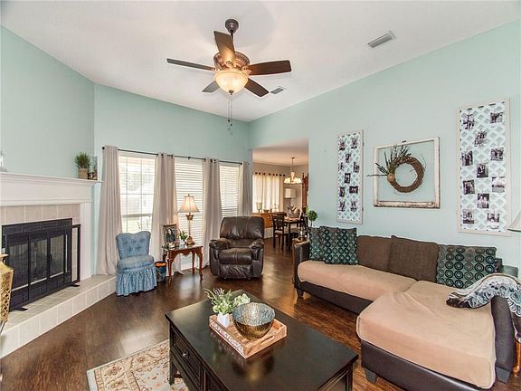 5th image of 2615 Rosebud Dr