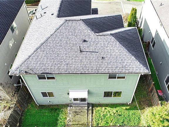 Lovely fully fenced backyard