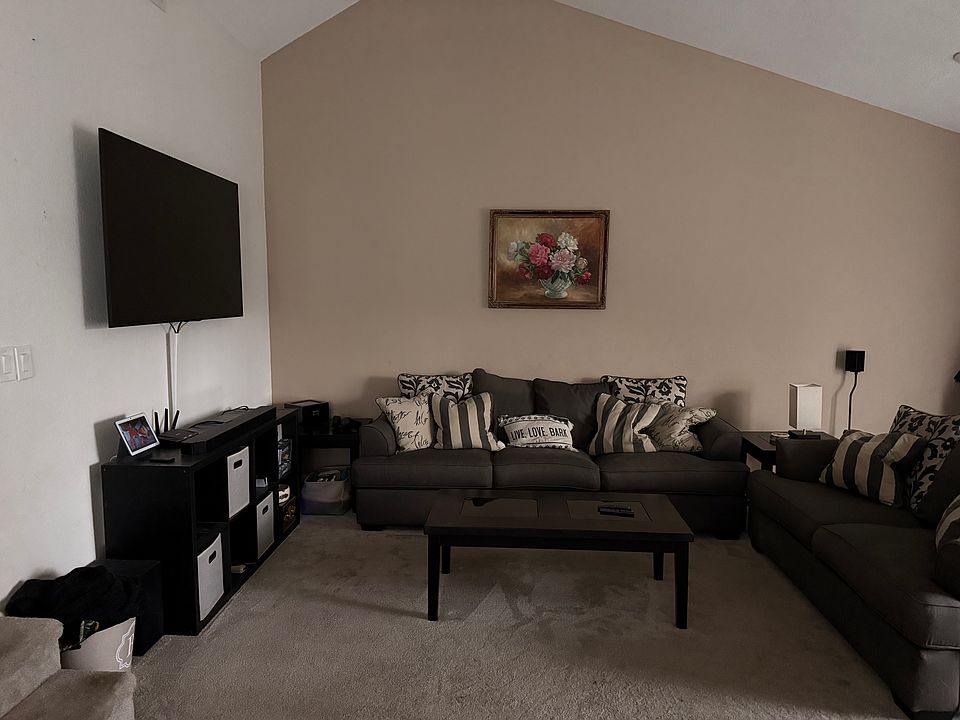 1st image of 279 Kenbrook Cir #279