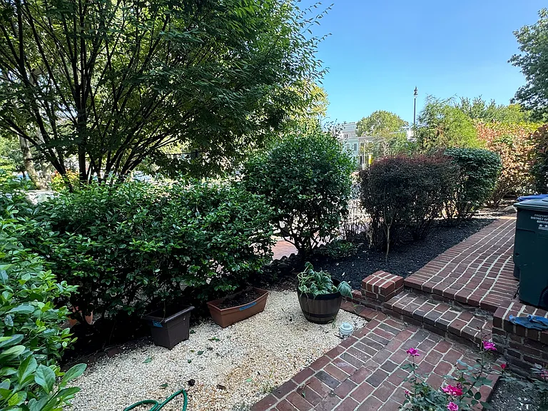 672 Maryland Ave NE #A — Photo 24