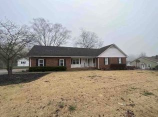 104 Dovefield Dr, Inman, SC 29349